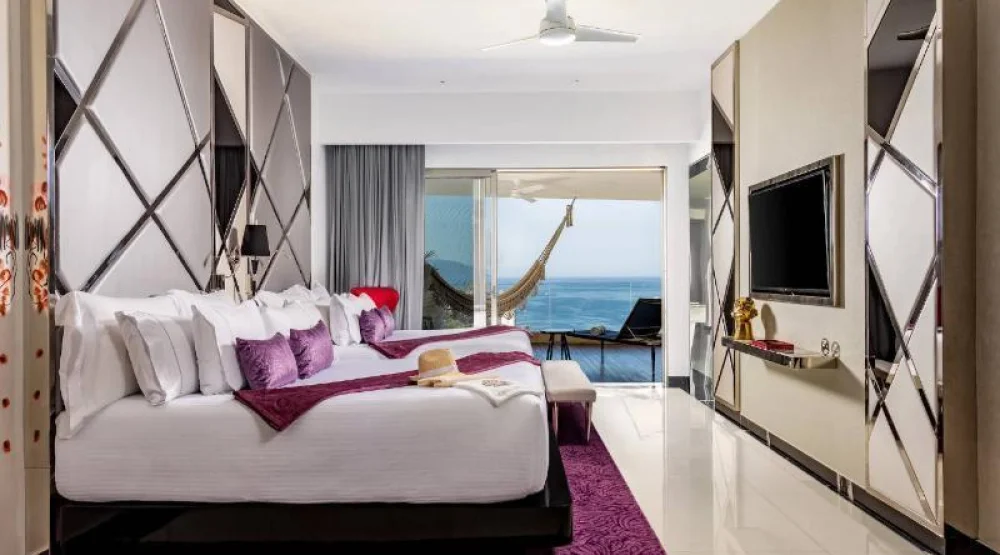 Ultra Suite Two Double Beds South at Hotel Mousai