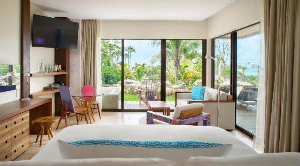 Swim-up Ocean Front at Hotel XCaret Arte