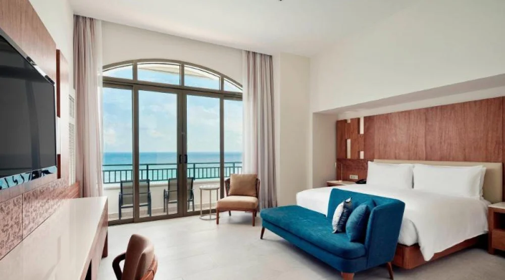 Club 91 For Two Adults, Club Level, One Bedroom Larger Suite, One King, Sofa Bed, Oceanfront View View at JW Marriott Cancun Resort & Spa