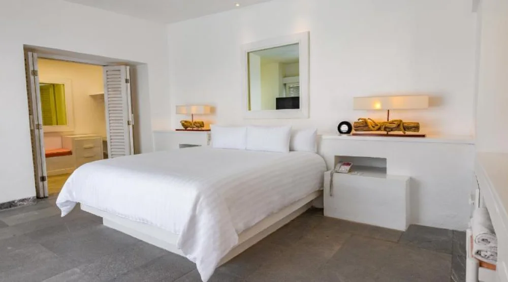 Master Suite with in & Out Pool at Las Brisas Acapulco