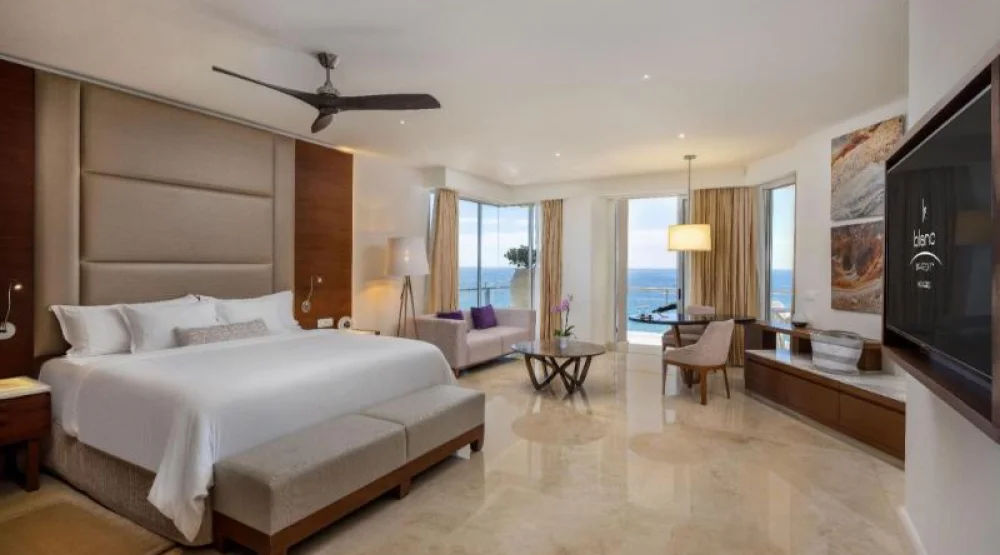 Royale Junior Suite Ocean View at Le Blanc Spa Resort Los Cabos