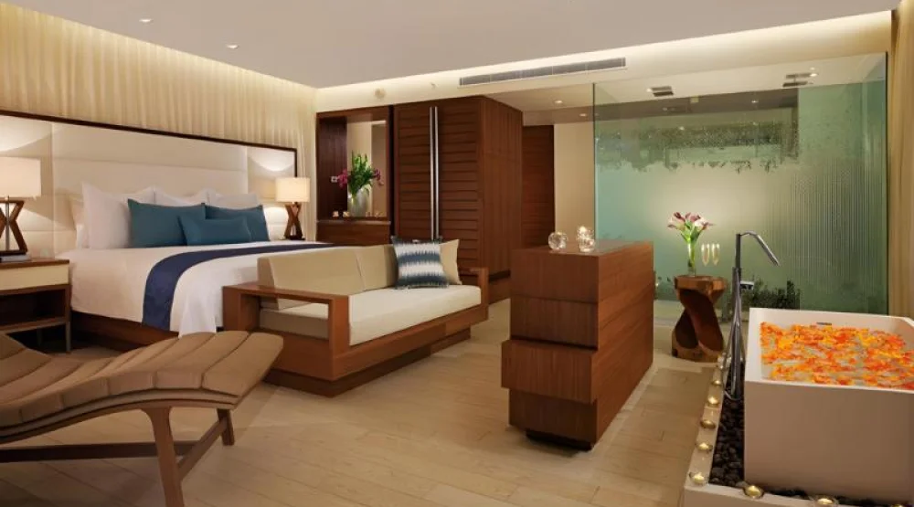 Preferred Club Honeymoon Suite Ocean View King - All Inclusive at Secrets The Vine Cancun