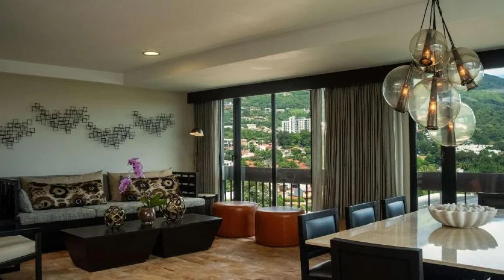 One King One Bedroom Presidential Suite at Hilton San Salvador