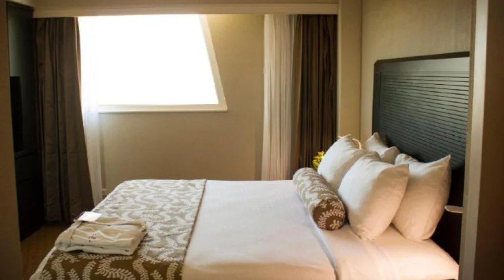 One Queen Bed Junior Suite Non-smoking at Crowne Plaza Managua