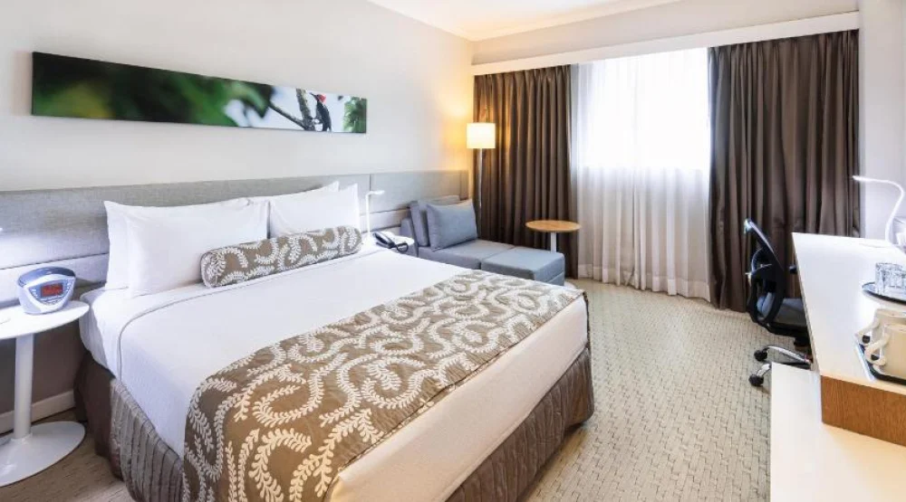 One Queen Bed Lake View Non-smoking at Crowne Plaza Managua