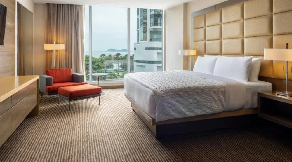 Diamond, Suite, One King, Ocean View, Corner Room at Le Meridien Panama