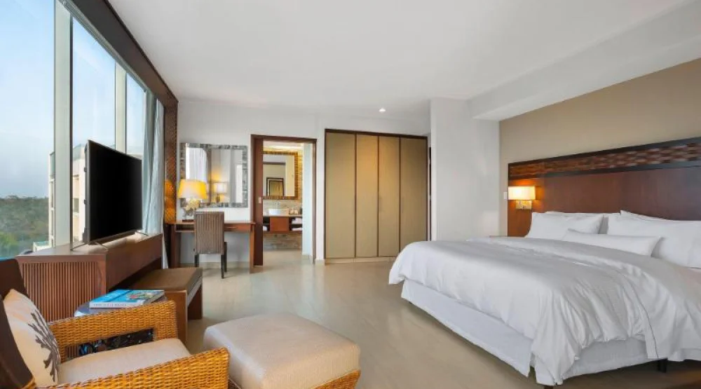 Executive, Club Lounge Access, Guest Room, One King, Rainforest View, Balcony at The Westin Playa Bonita Panama