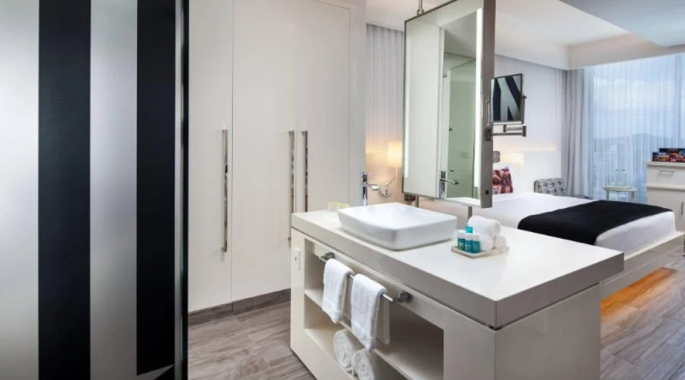 Standard, Guest Room, One King, City View at W Panama