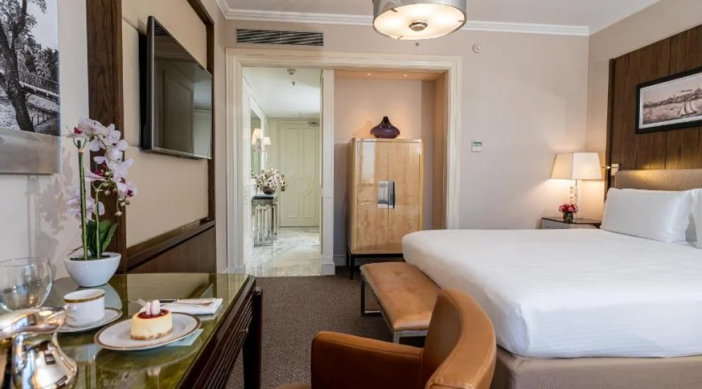 Deluxe Room at Alvear Icon Hotel