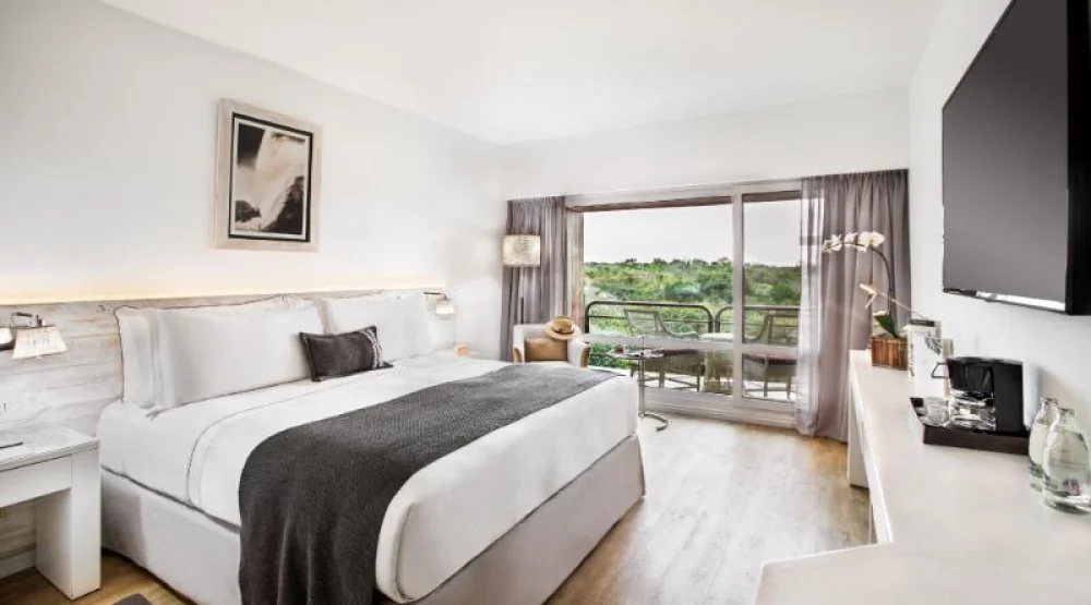 Deluxe Room King Bed Jungle View at Gran Melia Iguazu