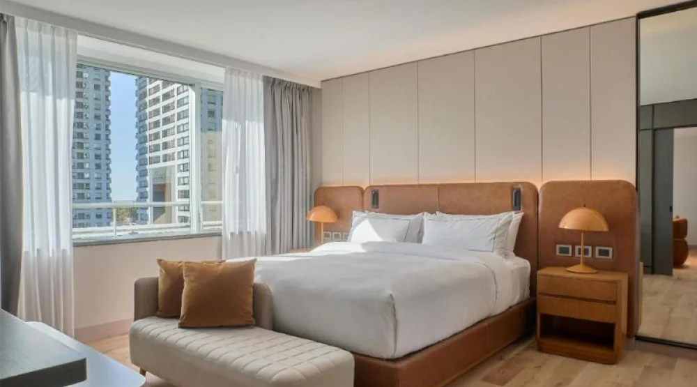 King Executive Fl Petite Suite Marina View at Hilton Buenos Aires