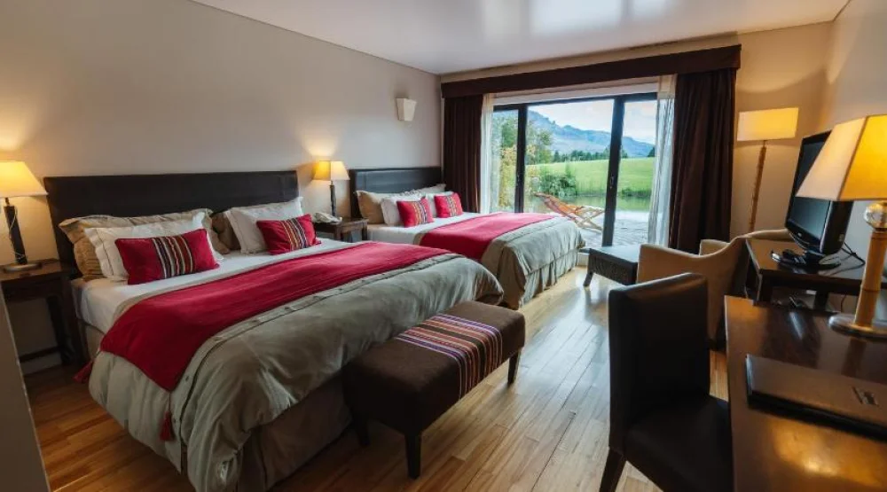 Superior Queen Room with Two Queen Beds at Loi Suites Chapelco Hotel