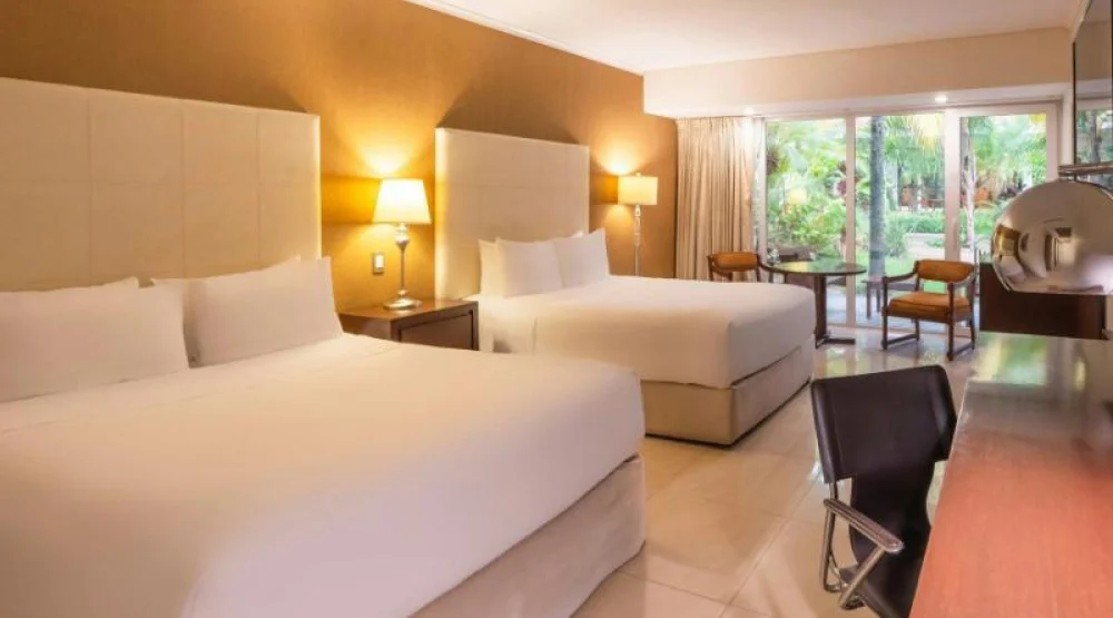 Club Executive Queen, Club Lounge Access, Guest Room, Two Queen, Garden View, Balcony at Los Tajibos a Tribute Portfolio Hotel