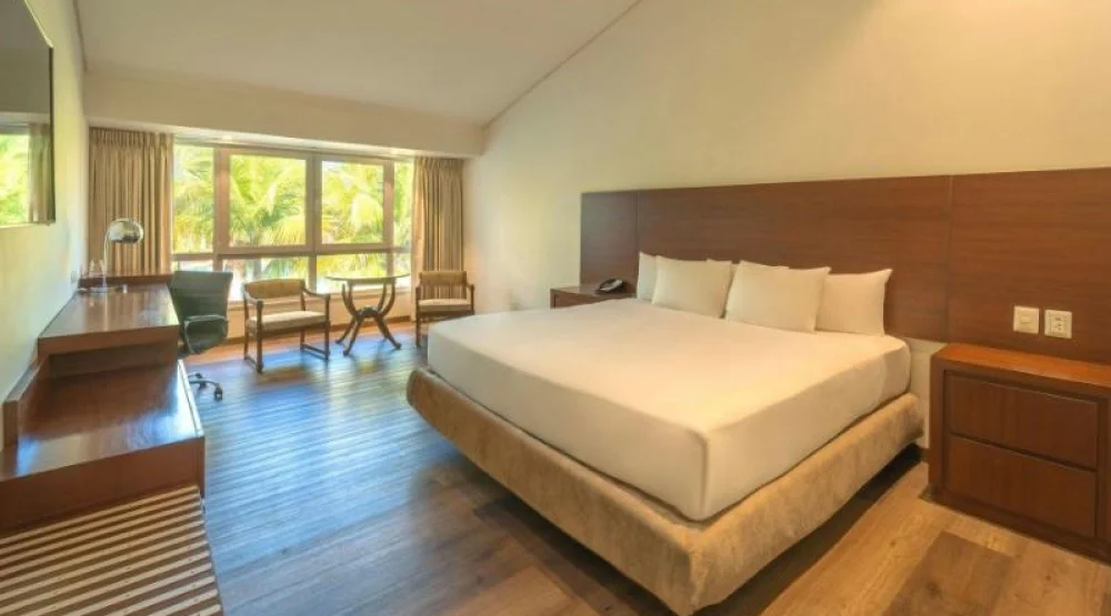 Pool View King, Guest Room, One King, Pool View at Los Tajibos a Tribute Portfolio Hotel