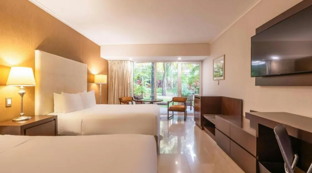 Executive Queen Room - Club Lounge Access at Los Tajibos a Tribute Portfolio Hotel