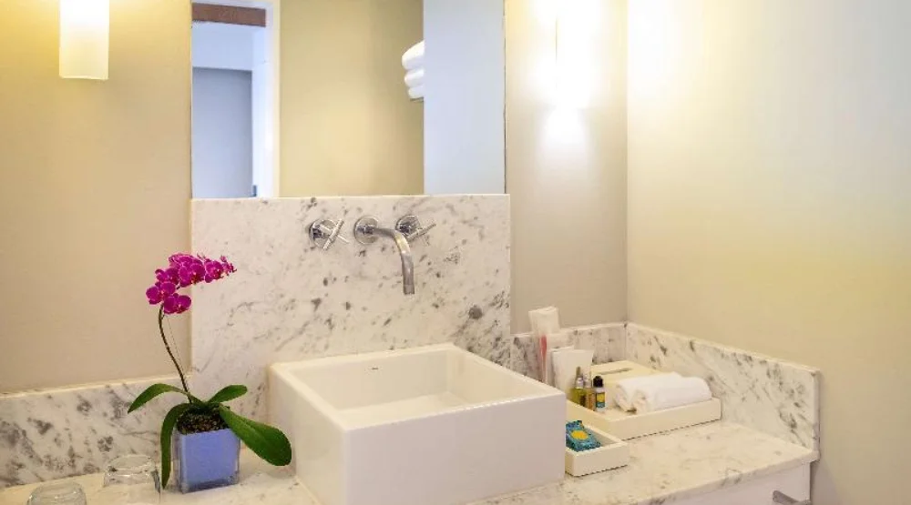 Deluxe Room One King Size Bed at Hotel Jequitimar Guaruja Resort & Spa