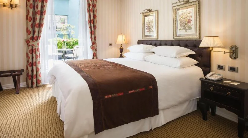 Deluxe King Room at Le Reve Santiago