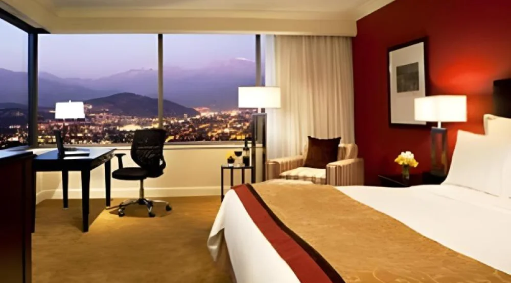 Deluxe Guest Room, One King, City View at Santiago Marriott Hotel