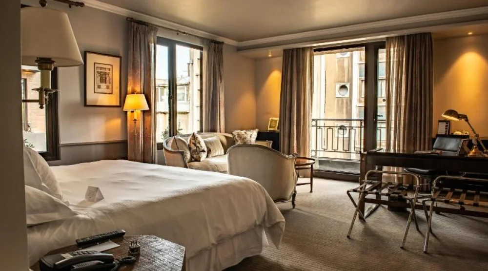 Deluxe Double Room with Balcony at The Singular Santiago Lastarria