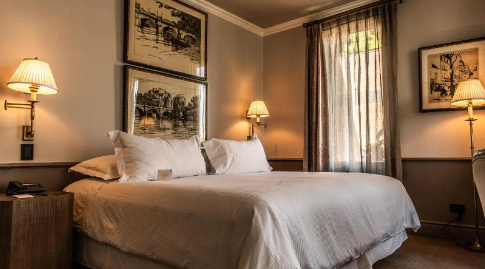 Standard Double Suite at The Singular Santiago Lastarria