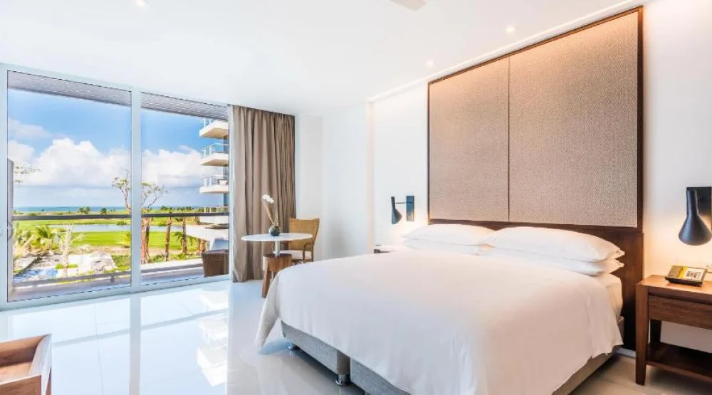 Preferred Club Junior Suite Ocean View King at Dreams Karibana Cartagena Golf & Spa Resort