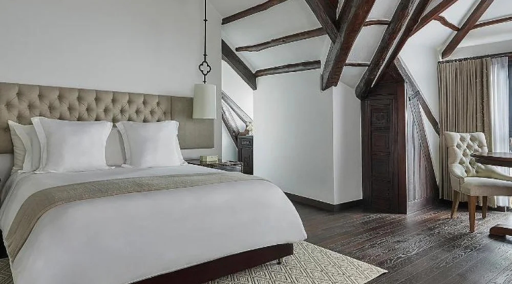 Deluxe Room Queen at Four Seasons Hotel Casa Medina