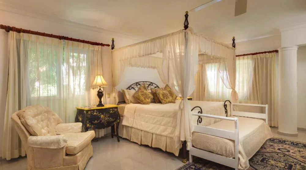 Classic Five Bedroom Villa - Golf Cart Included at Casa de Campo Resort & Villas