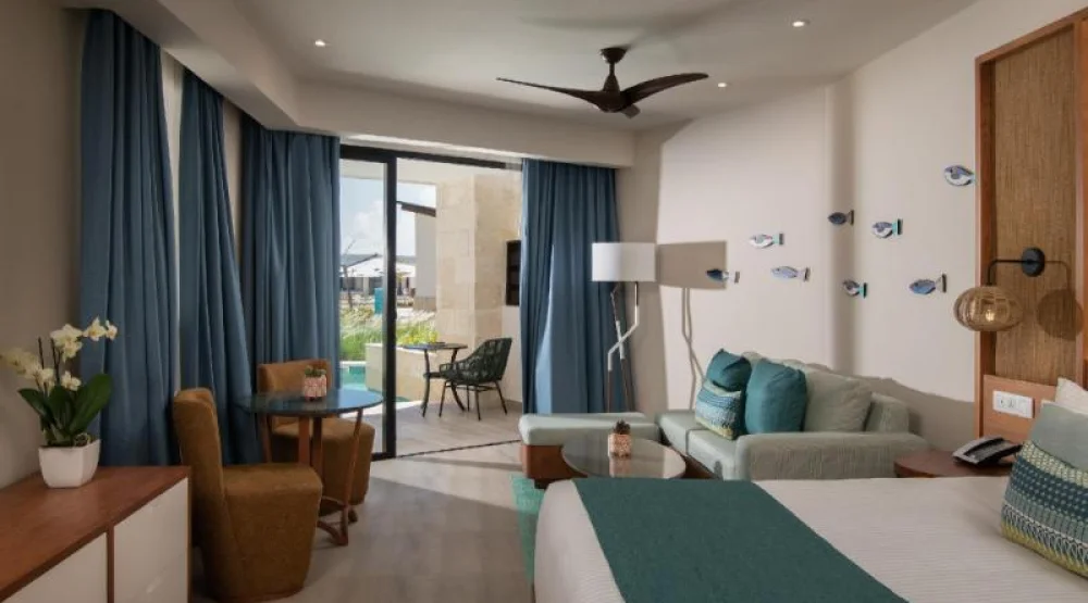 Preferred Club Junior Suite Swim Out King at Dreams Macao Beach Punta Cana