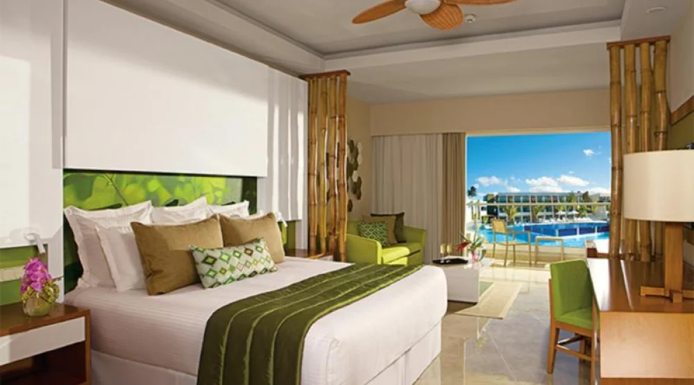 Preferred Club Junior Suite Pool View King at Dreams Onyx Resort & Spa