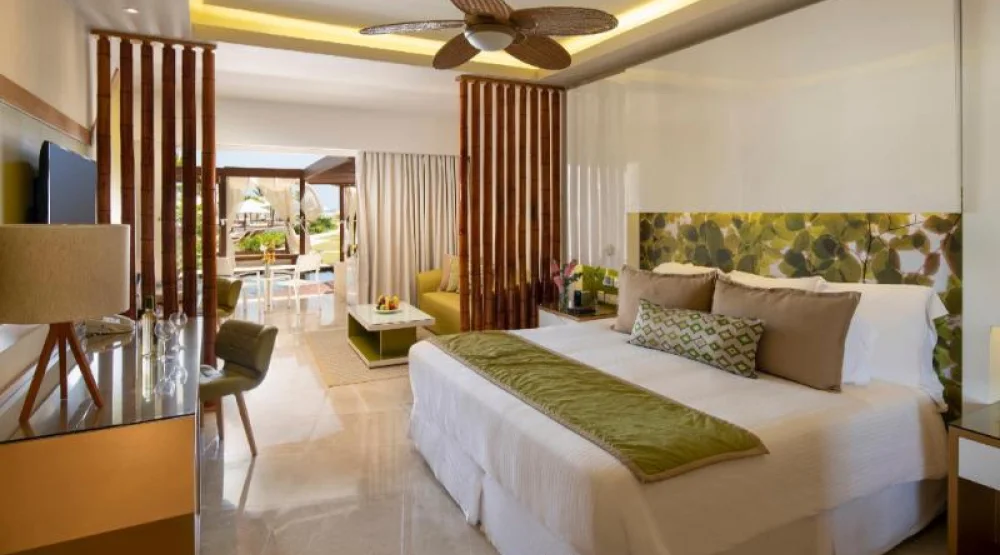 Preferred Club Junior Suite King Private Pool at Dreams Onyx Resort & Spa