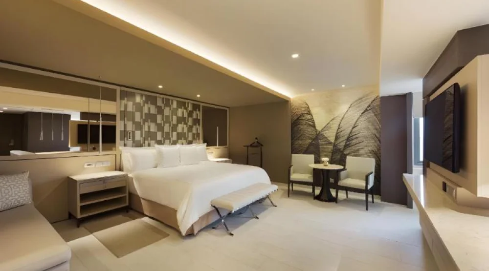 Ambassador Royal Junior Suite at El Embajador a Royal Hideaway Hotel