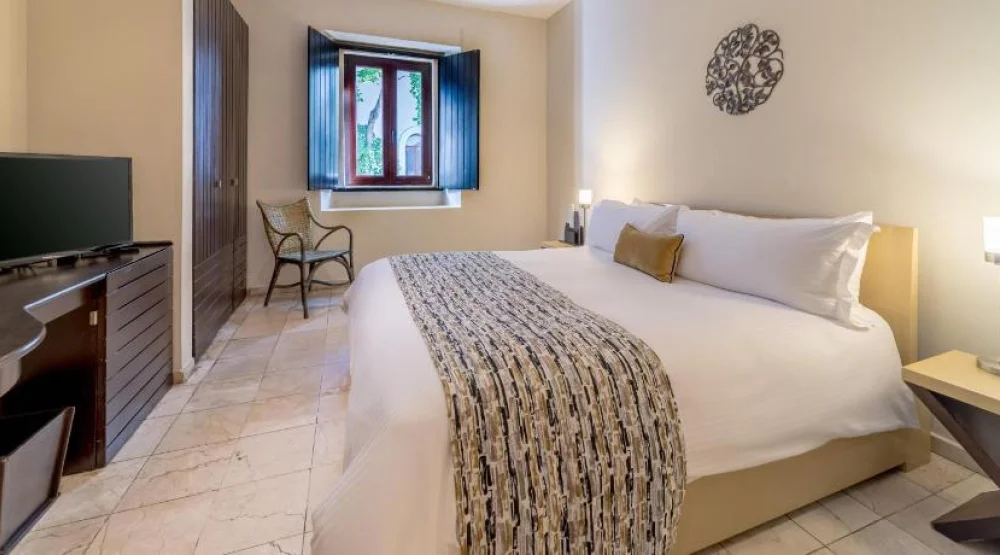 Contemporary Double Room at Hodelpa Nicolas de Ovando