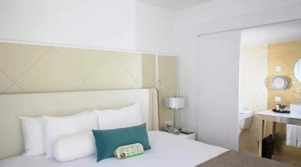 Deluxe Suite at Azul Beach Resort Negril by Karisma