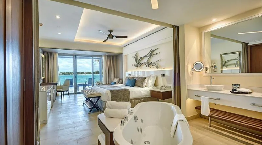 Luxury Junior Suite Ocean View at Hideaway At Royalton Negril