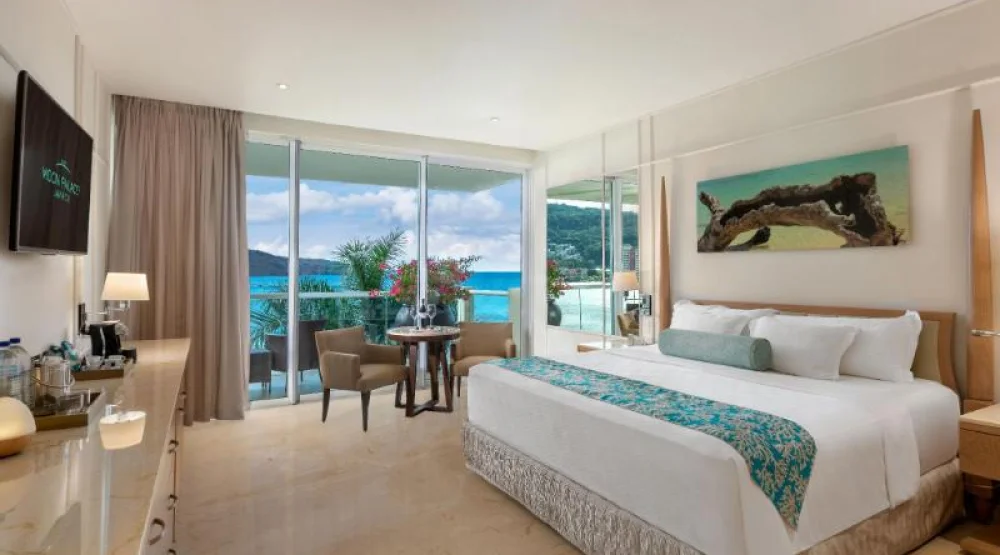 Superior Governor Suite Ocean View - King Size Bed at Moon Palace Jamaica