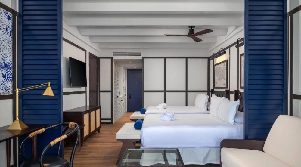 Familiar Daisy Junior Suite at Ocean Coral Spring