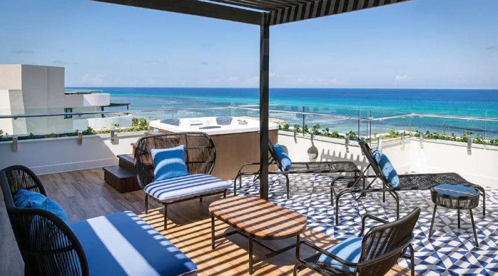 Rooftop Privilege Master Suite at Ocean Eden Bay