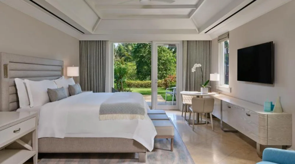 Grand Deluxe, Guest Room, One King, Garden View, Corner Room, Balcony at St Regis Bahia Beach