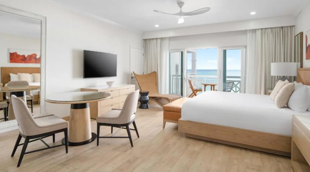 Deluxe Oceanfront Studio at Alexandra Resort