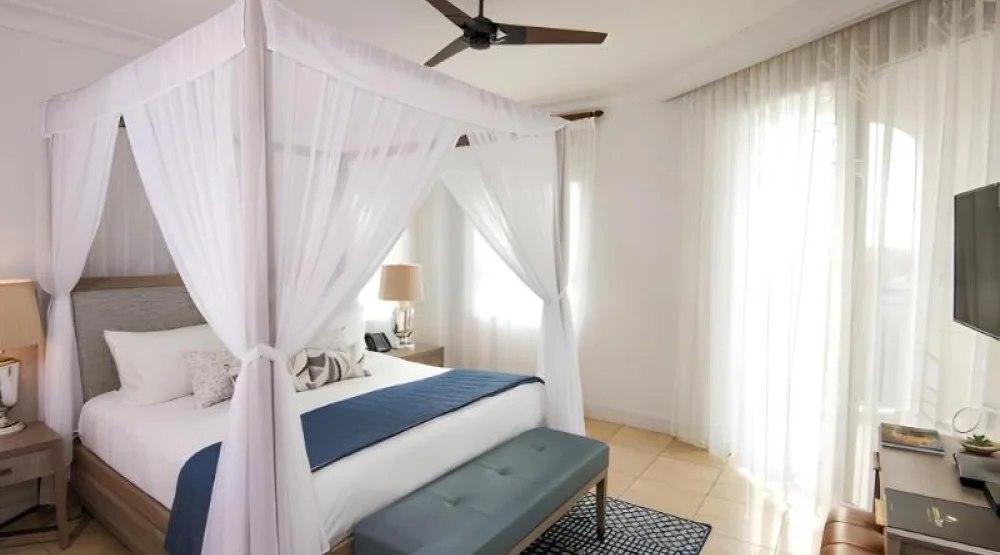 Island View Junior Suite at Seven Stars Resort