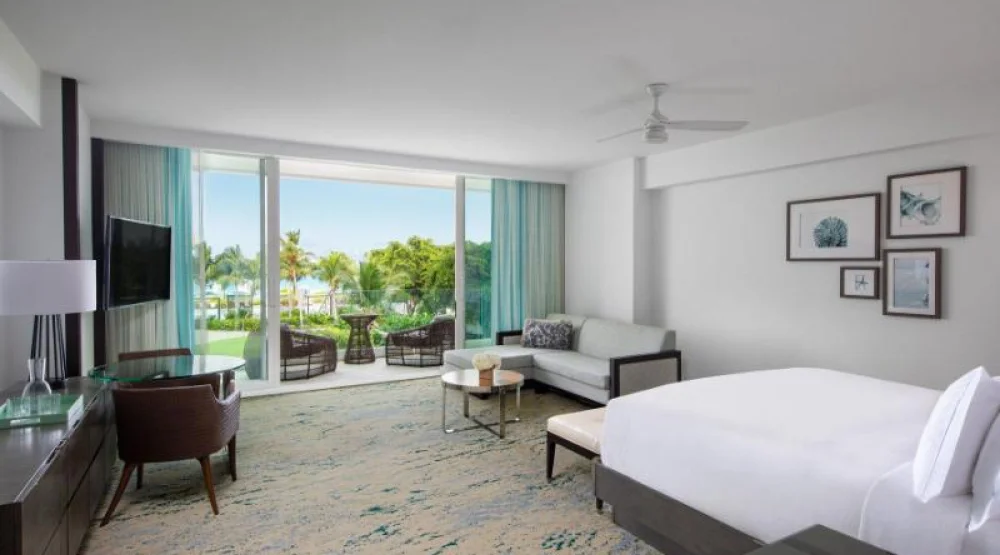 Deluxe Guest Room, One King, Partial Ocean View, Balcony at The Ritz-Carlton Turks & Caicos