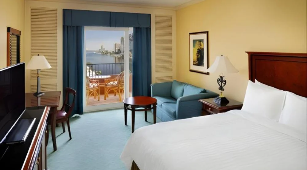 Deluxe, Guest Room, One King, Balcony at Cairo Marriott Hotel & Omar Khayyam Casino