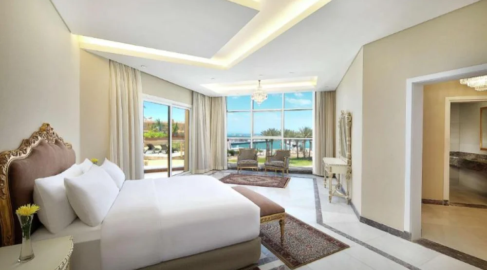 King Bed Signature Suite at Hilton Hurghada Plaza