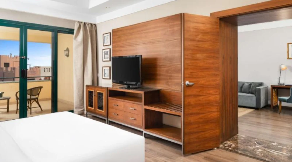 Executive Junior Suite at Hilton Pyramids Golf