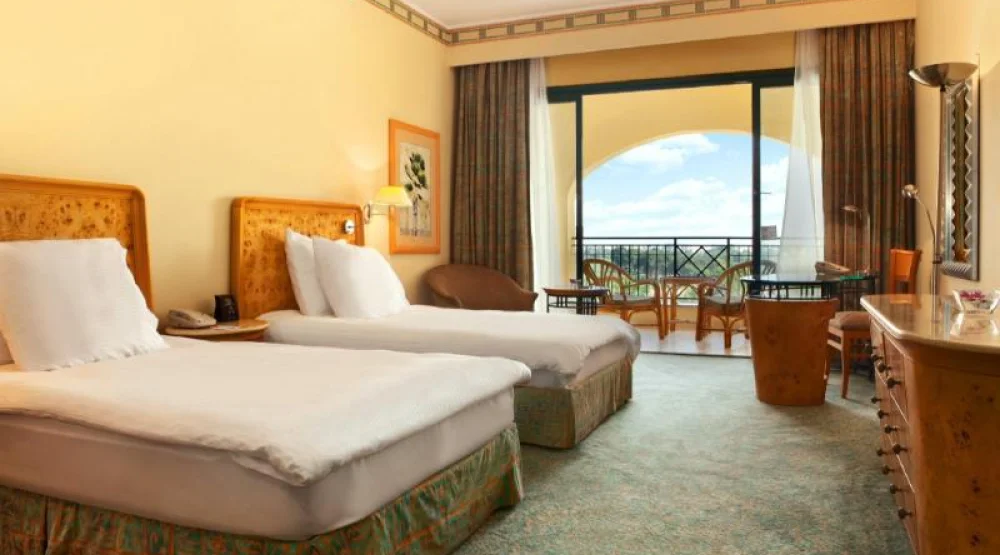 Twin Hilton Room at Hilton Pyramids Golf
