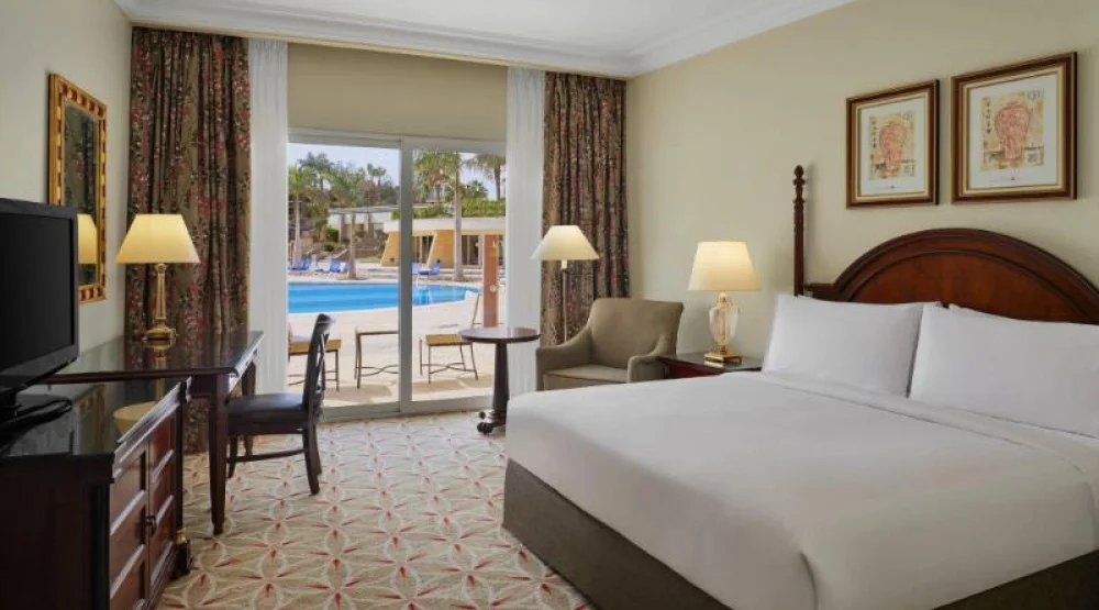 Guest Room, One King, Pool Access, Poolside at JW Marriott Hotel Cairo