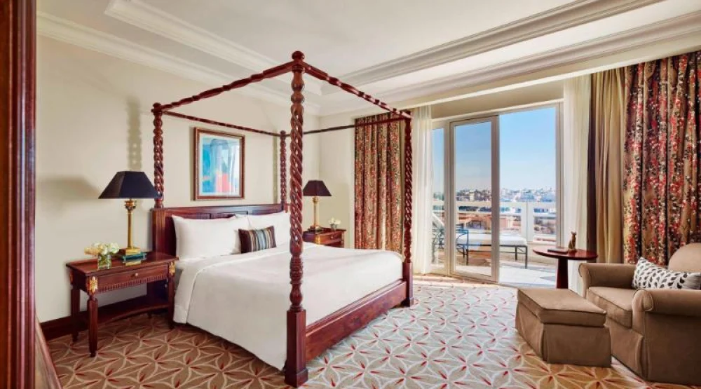 Executive Suite, Executive Lounge Access, One Bedroom Executive Suite, One King, Golf Or Pool View at JW Marriott Hotel Cairo