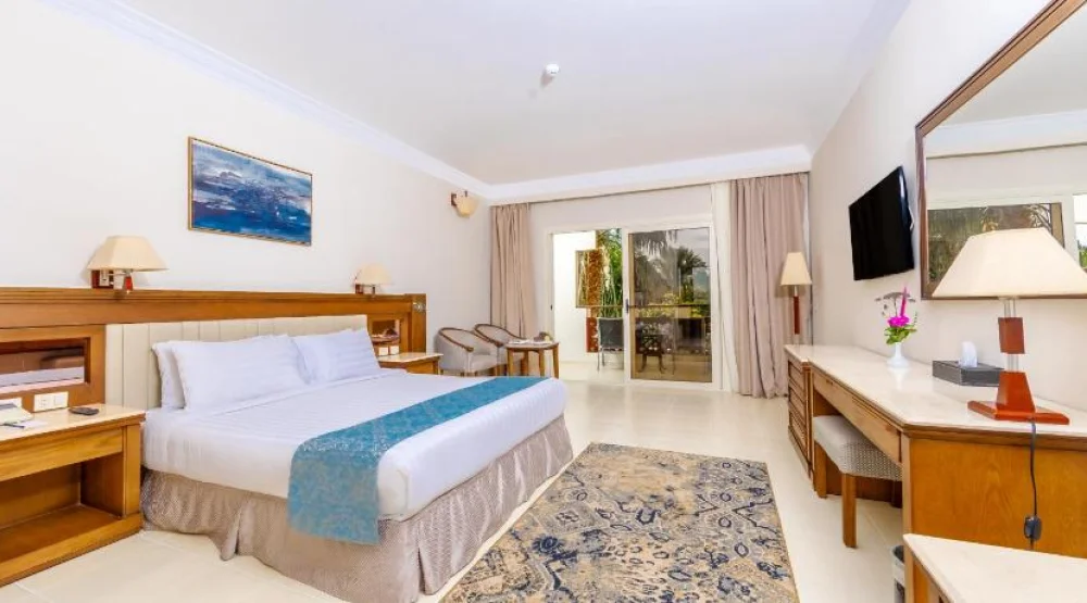 Premium Pool View Room at Serenity Alpha Beach