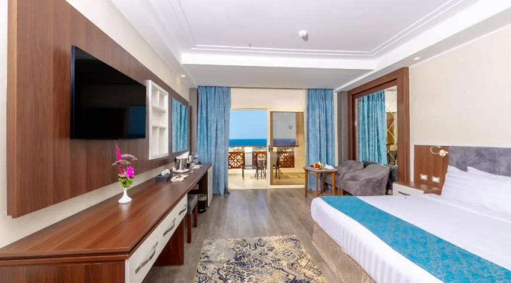 Grand Club Room at Serenity Alpha Beach