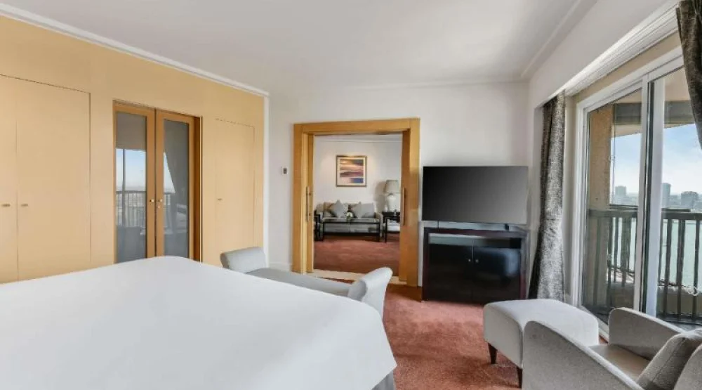 Prestige Suite Club Millesime Access One King Bed Panoramic Nile View at Sofitel Cairo El Gezirah